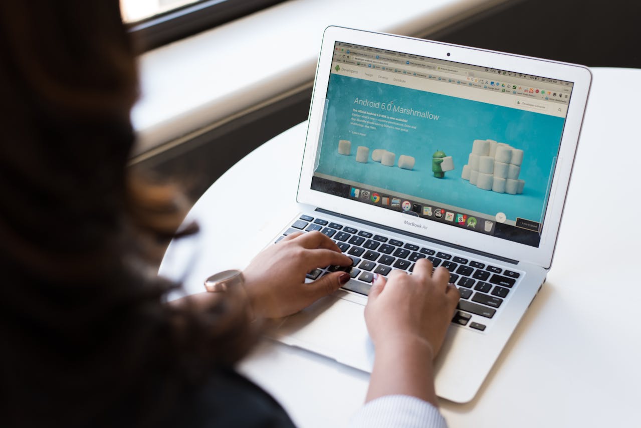 Instant ingyenes weblapszerkesztő Instant ingyenes weblapszerkesztő